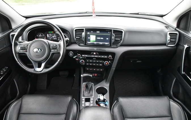 Kia Sportage cena 66900 przebieg: 200000, rok produkcji 2016 z Wojnicz małe 781